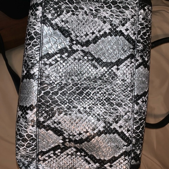 Purse - Picture 2 of 5